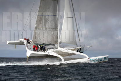 ref40030-tri2022-bateau-de-course-trimaran-voilier-voile-photo-de-bateau.jpg