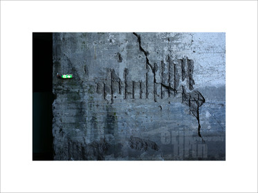 abstc0130-photo-abstraite-street-photography-galerie-d-art-parking-photo-contemporaine-photographe.jpg