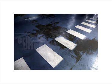 abstc0140-photo-abstraite-street-photography-galerie-d-art-parking-photo-contemporaine-photographe.jpg