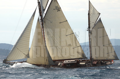 ref-3280-st2010-vieux-greement-voilier-ancien-bateau-voile-equipage-mer-photo-de-bateau.jpg