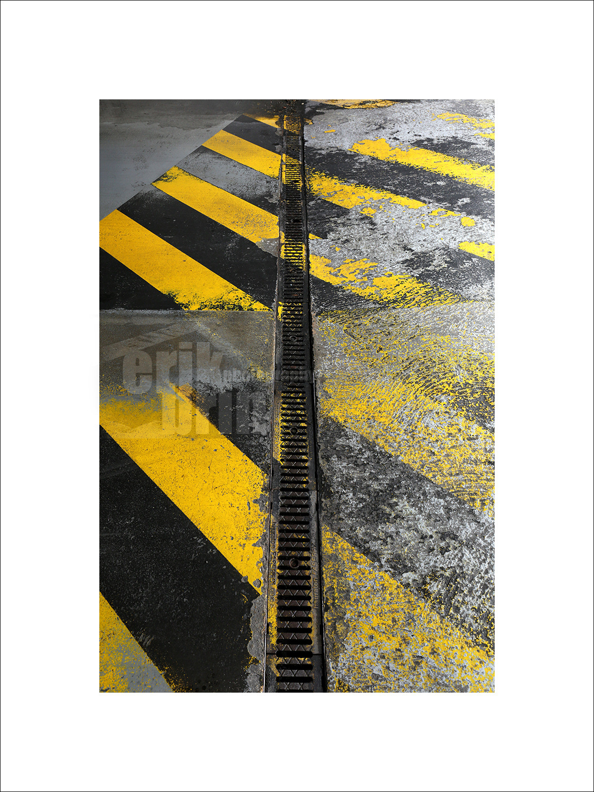 abstc0110-photo-abstraite-street-photography-galerie-d-art-parking-photo-contemporaine-photographe.jpg