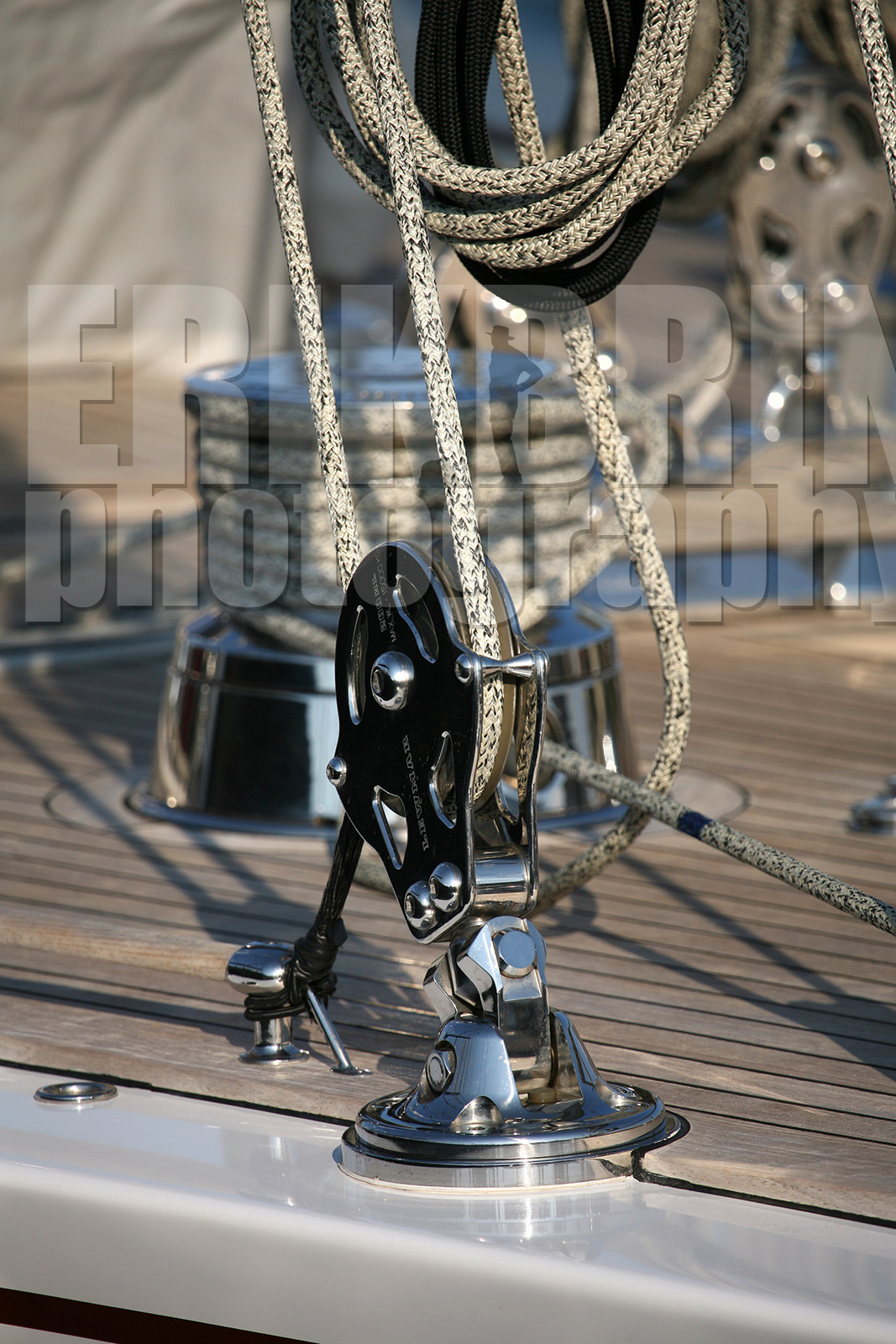 ref-20120-poulie-bateau-de-course-voile-pont-de-bateau-photo-de-bateau-voilier.jpg