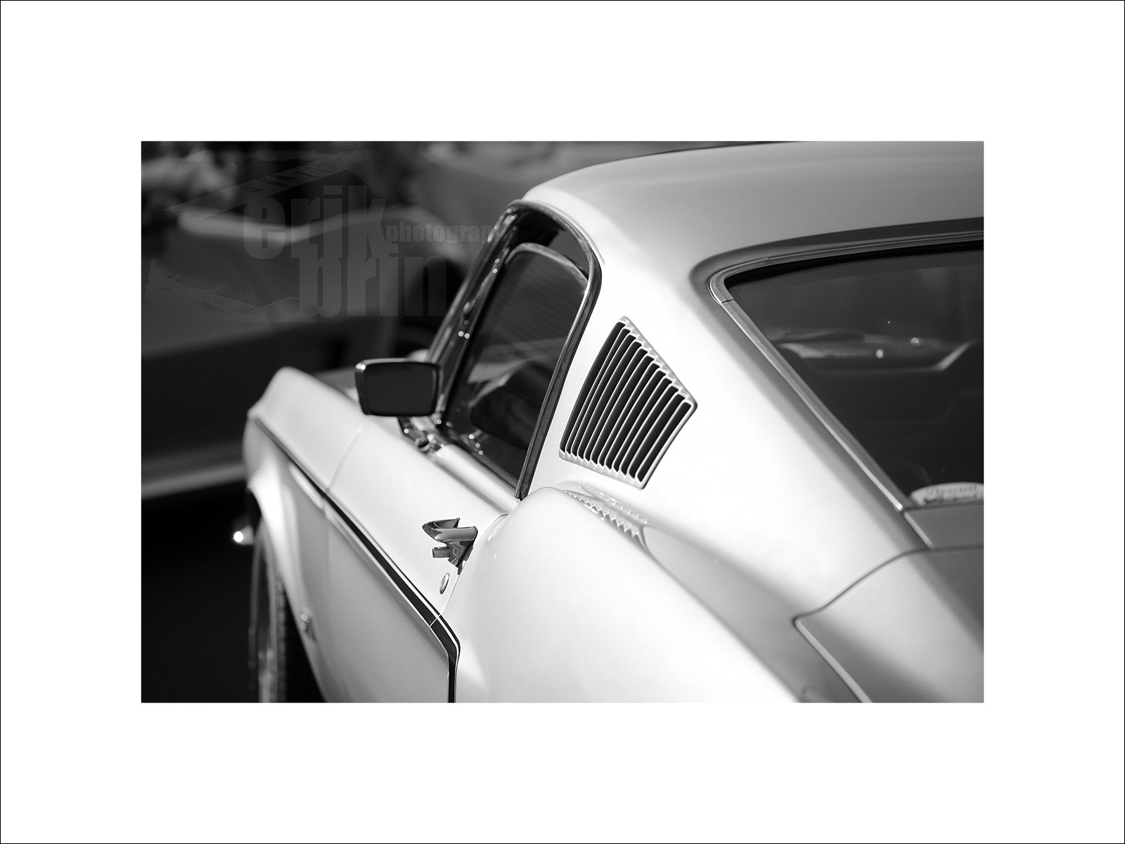 voit0125-voiture-ancienne-vieille-voiture-ford-mustang-photo-noir-et-blanc-photographe-vintage-.jpg