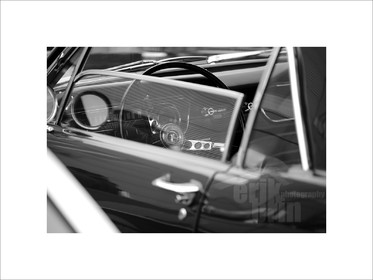 voit0136-voiture-ancienne-vieille-voiture-ford-mustang-photo-noir-et-blanc-photographe-vintage-.jpg